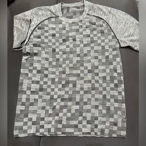 Lululemon Men's Metal Vent Tech Short Sleeve/Size L